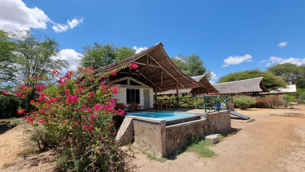 Manyatta Camp Hotel Voi Exterior foto