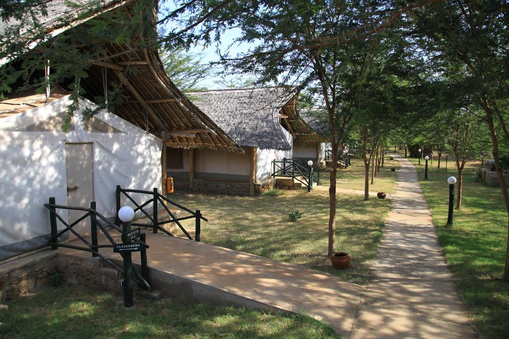 Manyatta Camp Hotel Voi Exterior foto