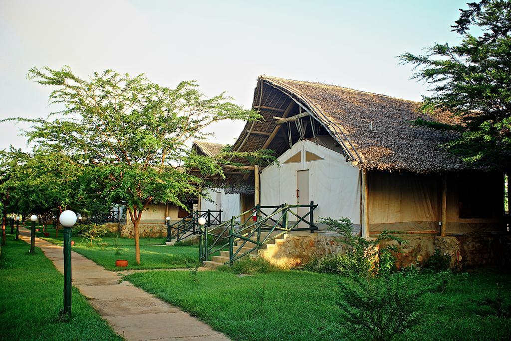 Manyatta Camp Hotel Voi Exterior foto